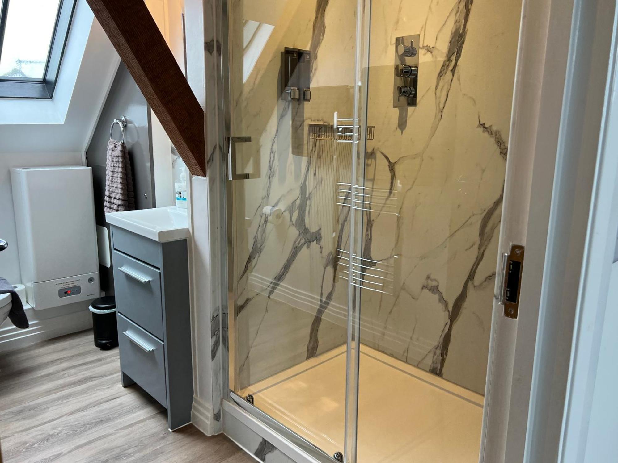 Glastonbury Secret Retreat - 1 Bd Split-Level Apt, Sleeps 3 외부 사진