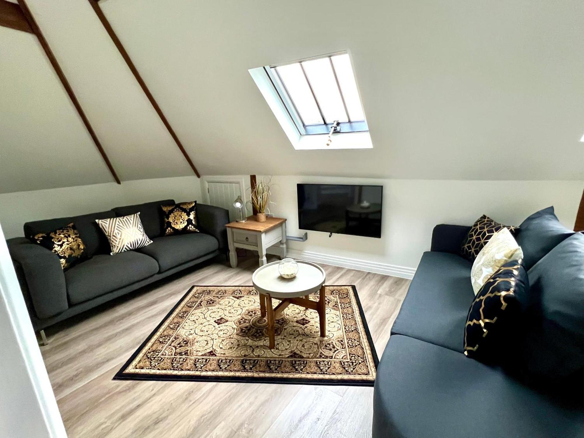 Glastonbury Secret Retreat - 1 Bd Split-Level Apt, Sleeps 3 외부 사진