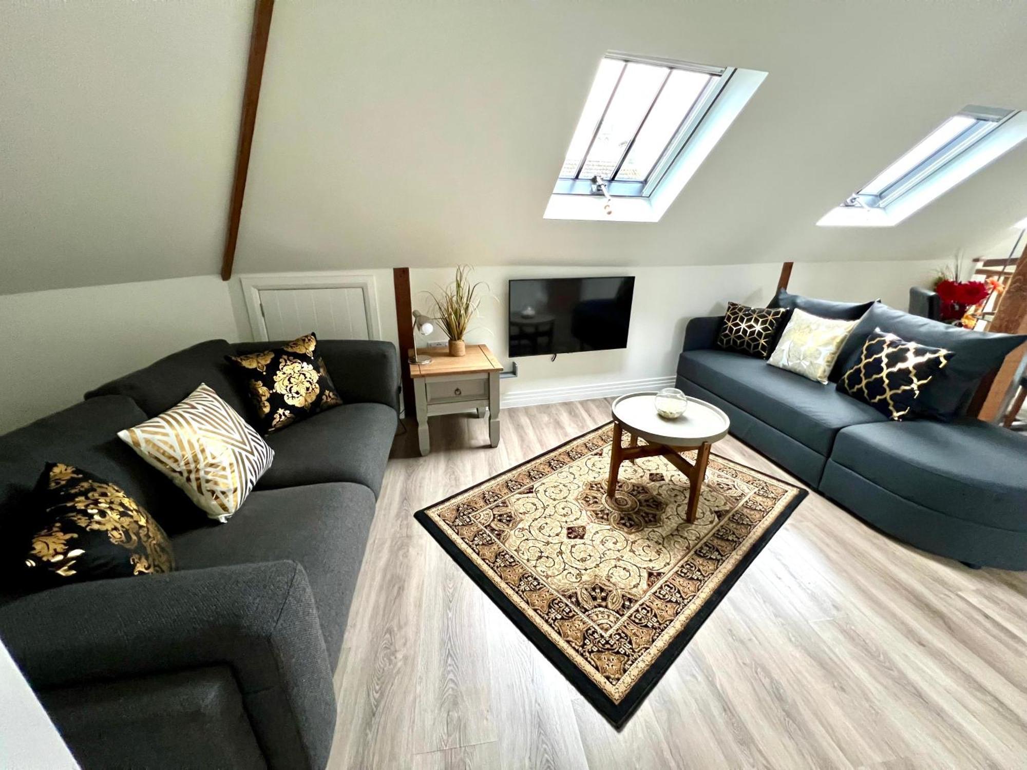 Glastonbury Secret Retreat - 1 Bd Split-Level Apt, Sleeps 3 외부 사진