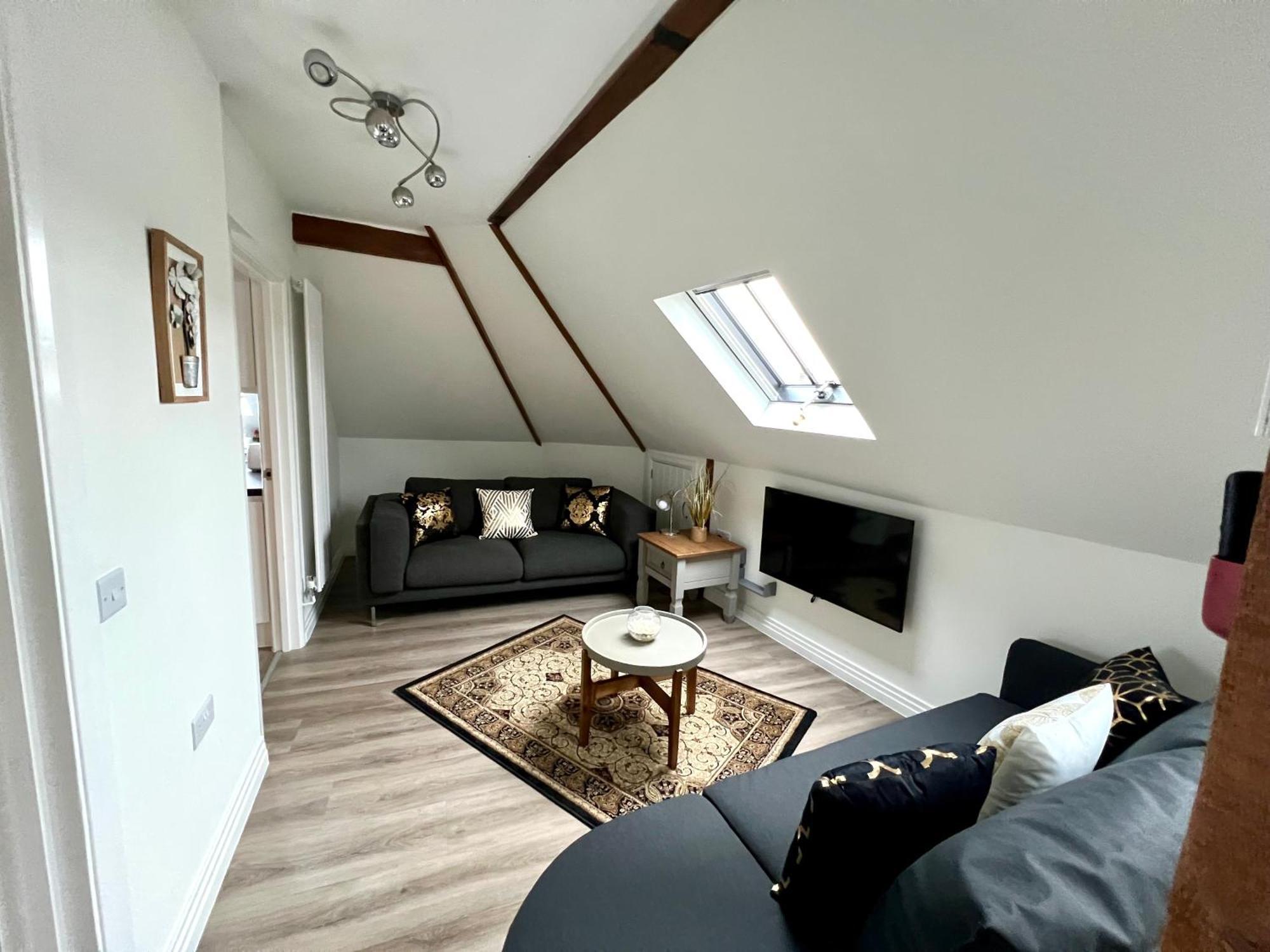 Glastonbury Secret Retreat - 1 Bd Split-Level Apt, Sleeps 3 외부 사진
